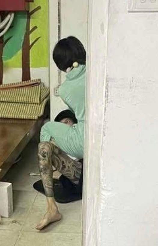 Xuyên Vào Làm Nữ Chính Của Tiểu Thuyết Bạo Lực