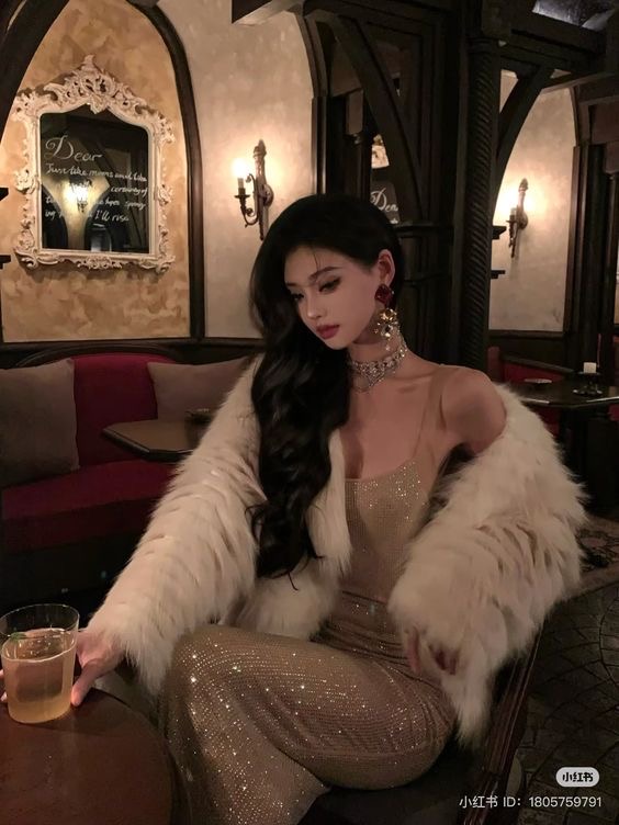 Thiên Kim Thật Và Chứng Hoang Tưởng